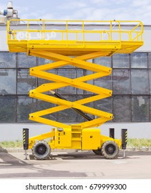 syzrlft-llaygar-fy-aldmam-syzrat-llaygar-fy-aldmam-tagyr-rafaaat-fy-aldmam-scissorlifts-for-rental-in-dammam-big-0